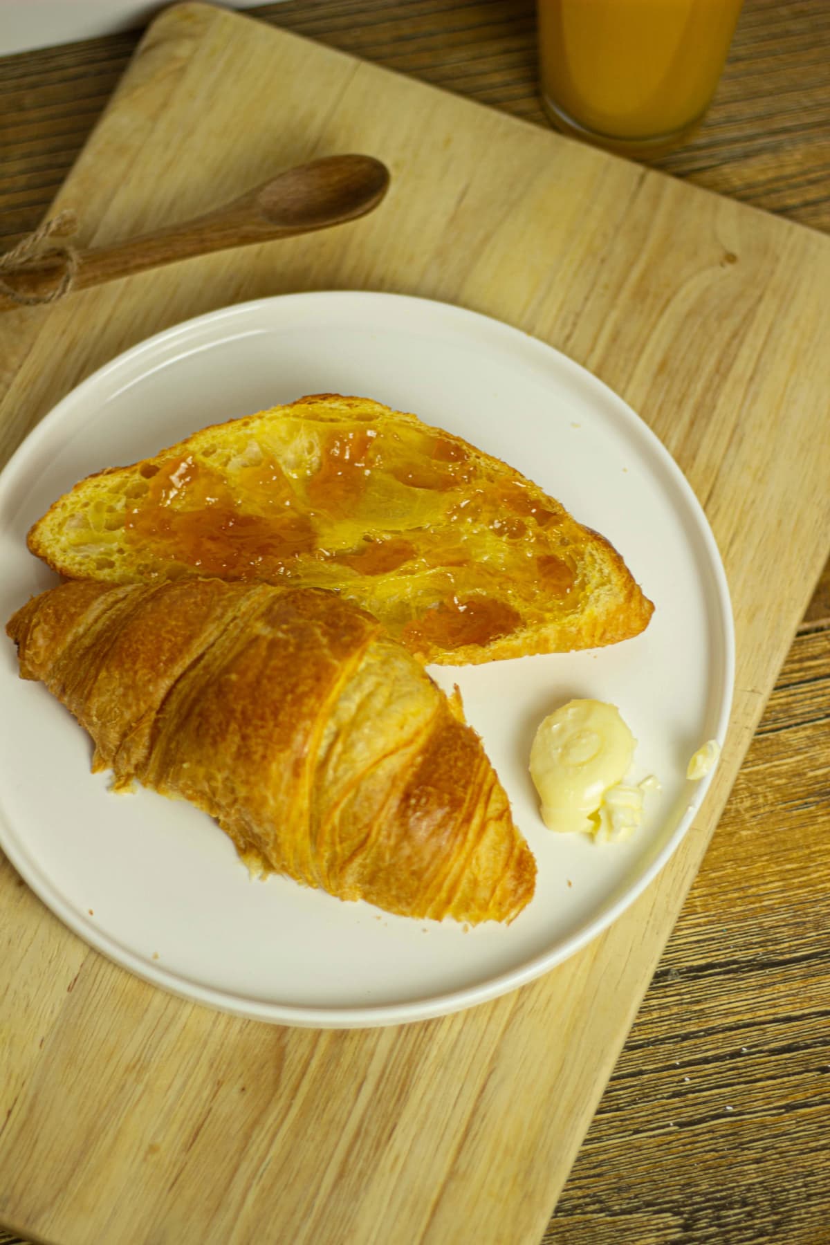 Croissant con mermelada